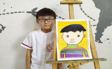 嗯我的自画像作文推荐6篇