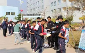 爱护校园花草倡议书5篇