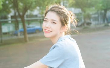 女生看女生作文推荐8篇