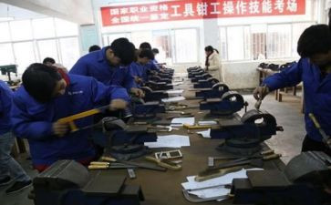 电钳工工作总结最新8篇