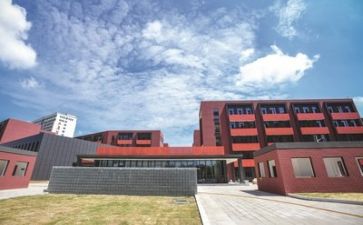 学校自自查报告精选8篇