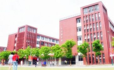 关于写学校的演讲稿推荐7篇
